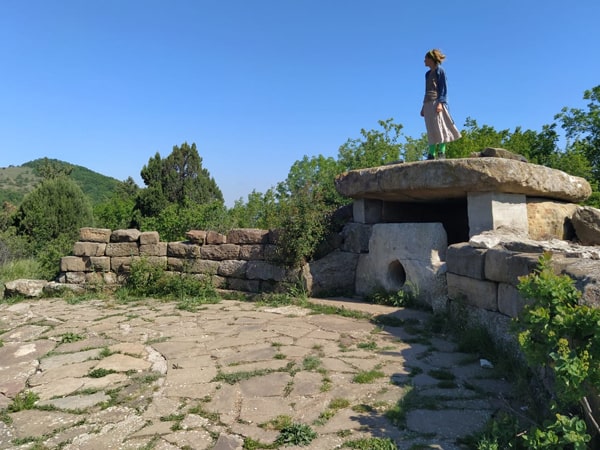 Russian Couple travels 10000km in India on Bike every year - Global Fashion Street